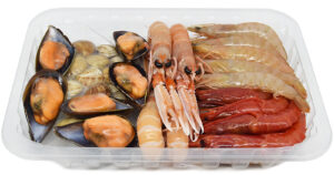 Paella de marisco con ingredientes frescos y exquisitos.